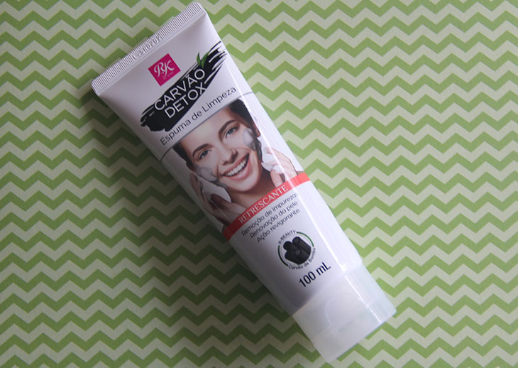 Espuma de Limpeza Carvão Detox, da RK by Kiss 1