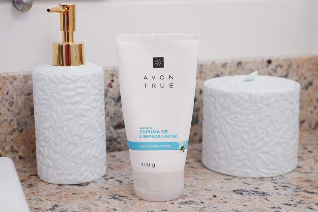 Resenha: Espuma de Limpeza Avon True 2