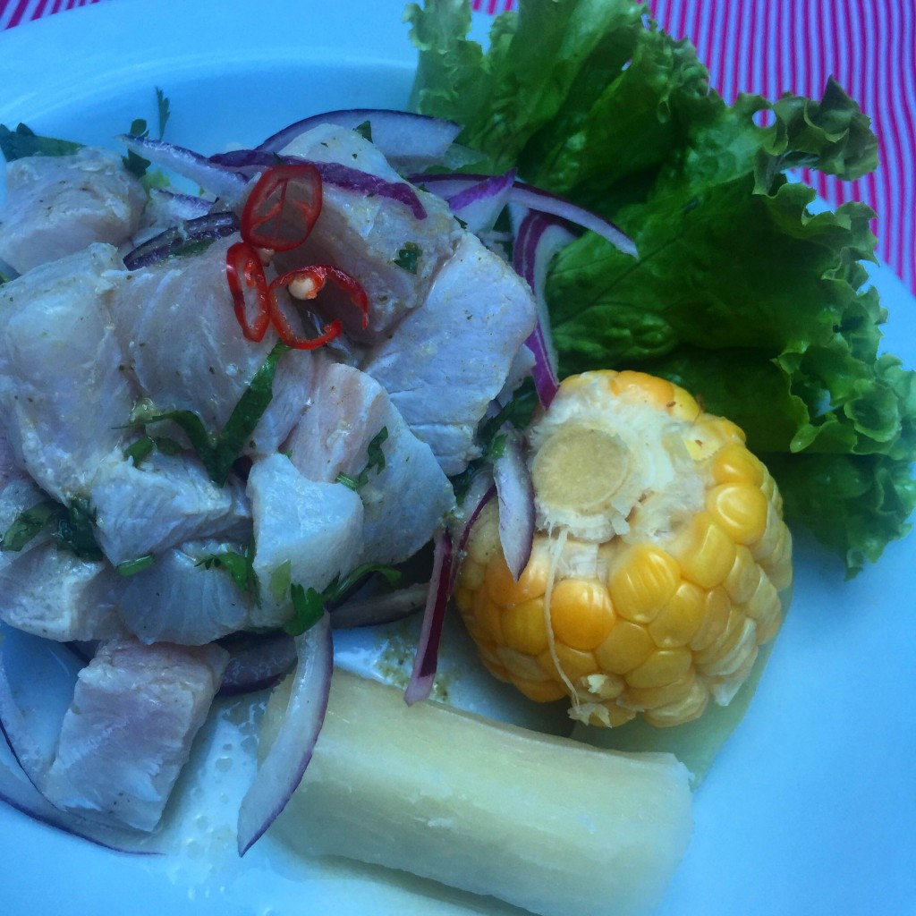 Típico ceviche peruano 