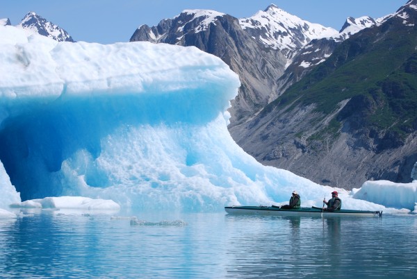 5 programas para não entrar em uma “fria” no Canadá e Alasca 5 Passeio de caiaque no Glacier Bay National Park. Foto: Divulgação
