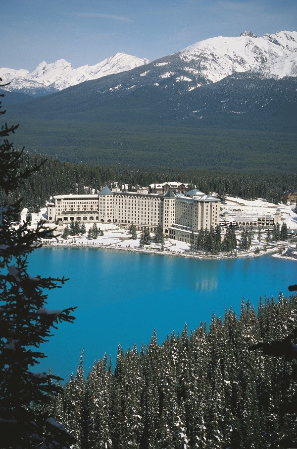 5 programas para não entrar em uma “fria” no Canadá e Alasca 1 Hotel Fairmont na região de Lake Louise. - Foto: Divulgação