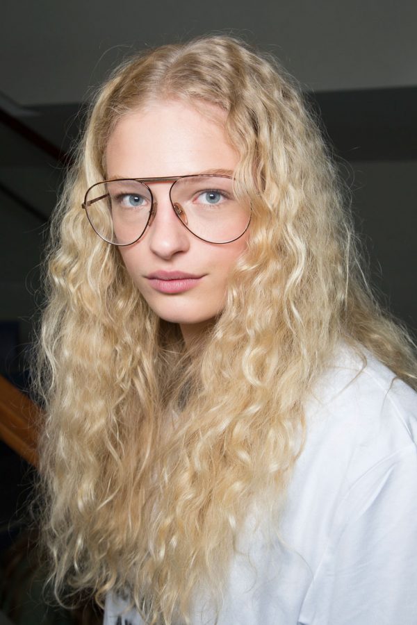 os-caracois-em-Anthony-Vaccarello-e1467892632158