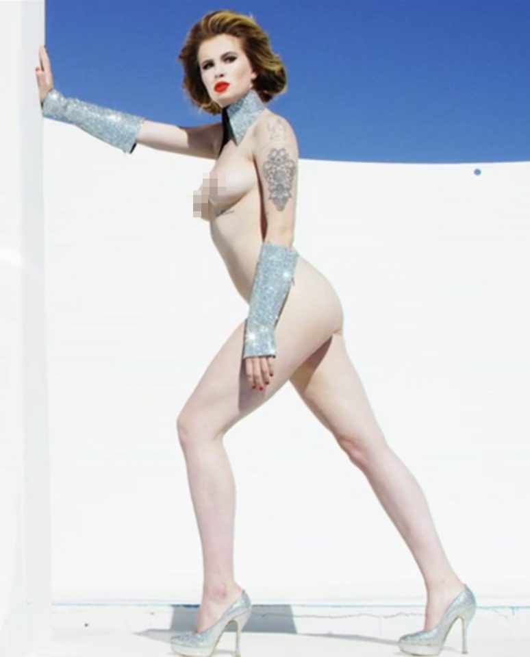 Ireland Baldwin posou cheia de sensualidade