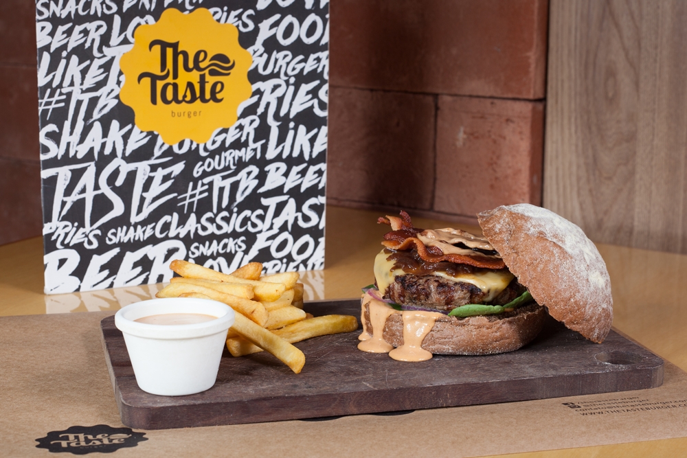 hamburguer-the-taste-black-burger2-burger-fest-the-taste-foto-mateus-baranowski