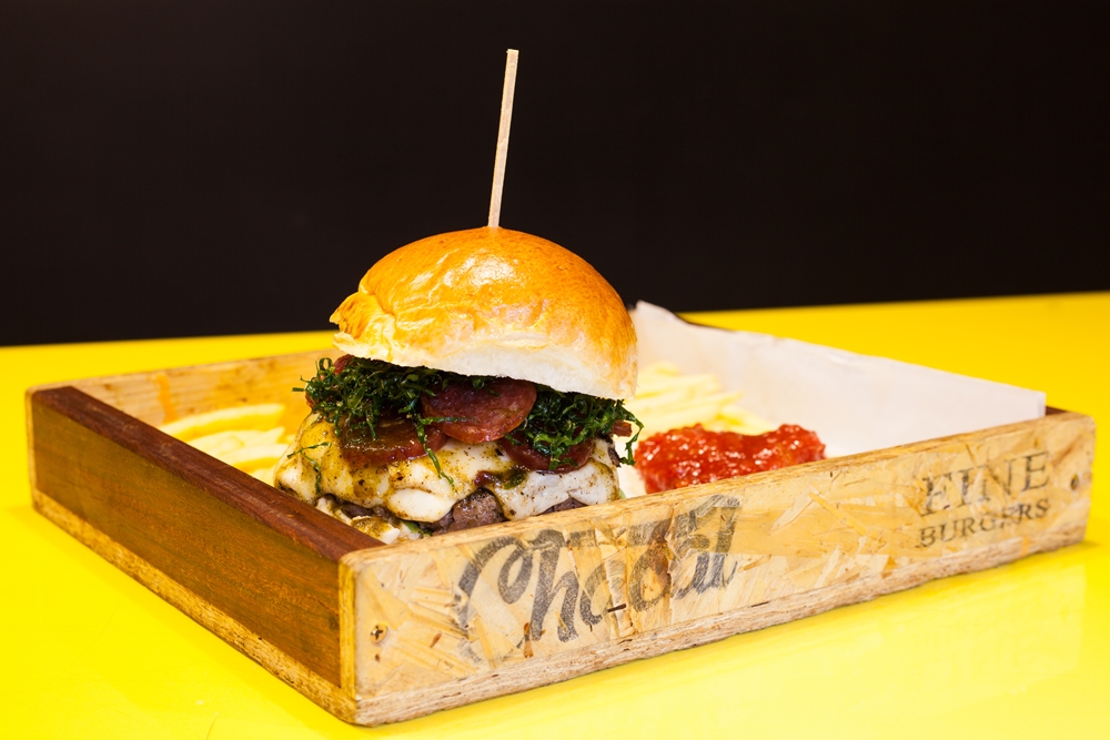 cachorro-mineiro-burger-fest-burgueria-chacal-foto-mateus-baranowski3