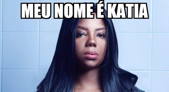  Ludmilla faz fã mirim chorar