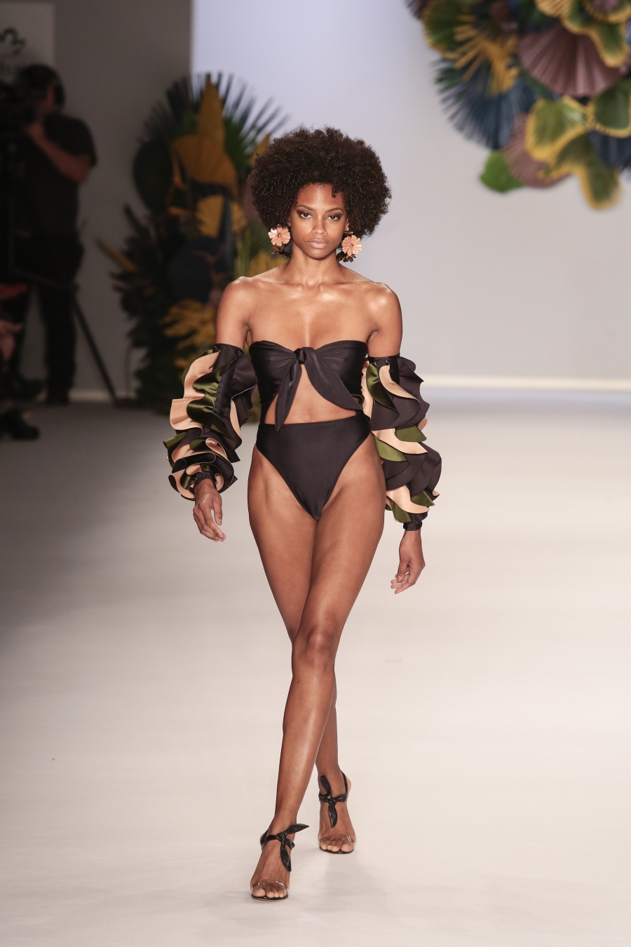 Água de Coco + Anitta dão o start no SPFW45! 3